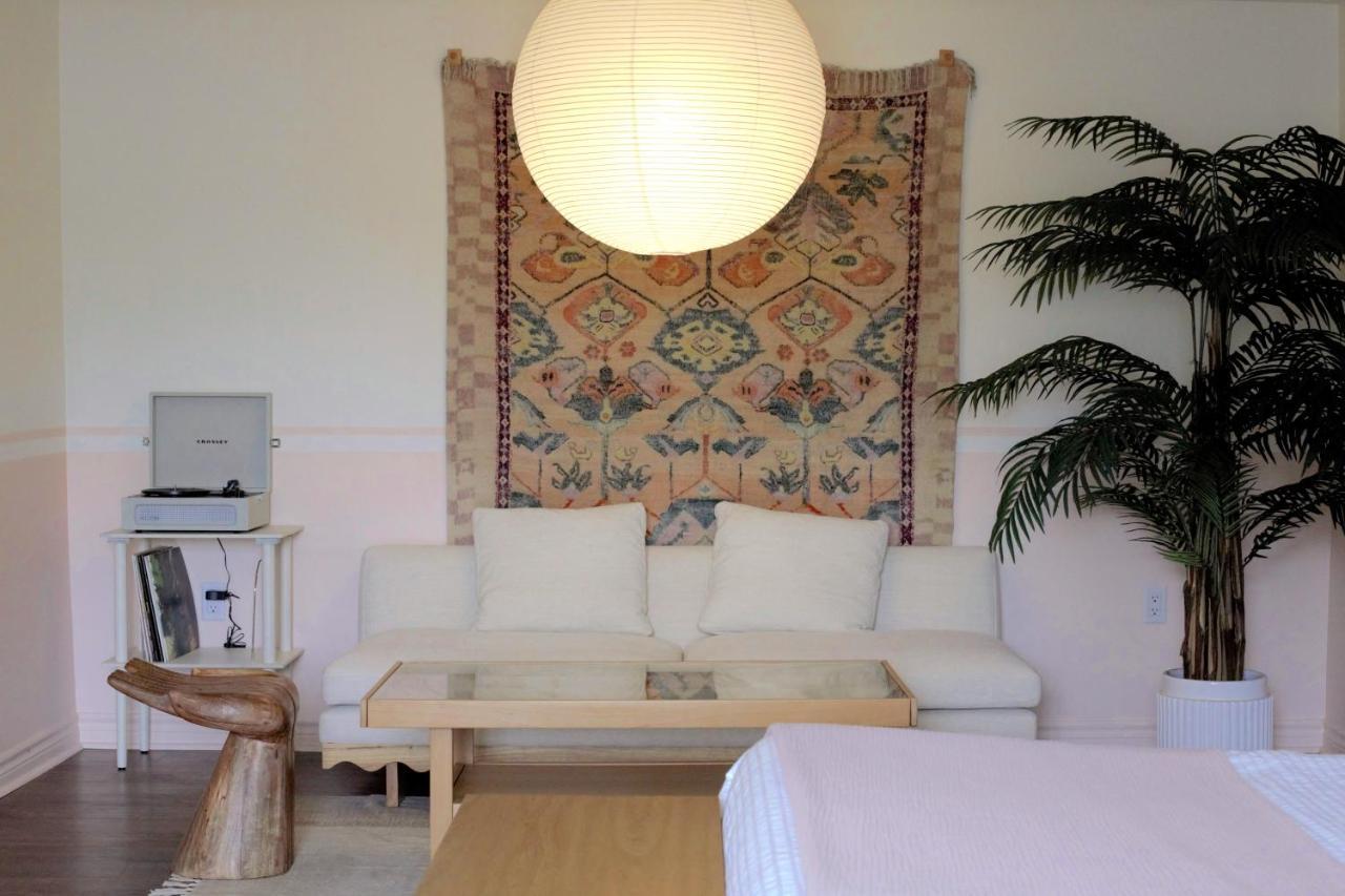 The June Motel, Prince Edward County Picton Extérieur photo