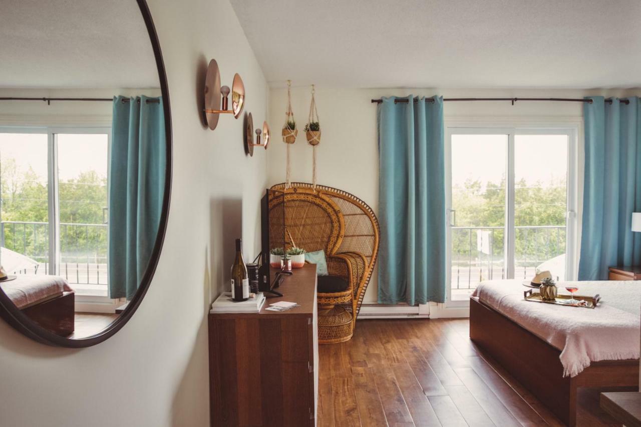 The June Motel, Prince Edward County Picton Extérieur photo