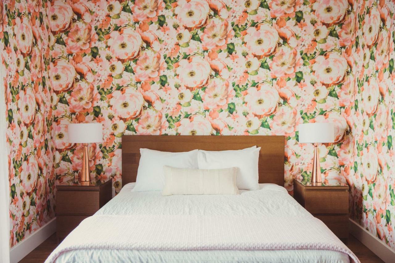 The June Motel, Prince Edward County Picton Extérieur photo