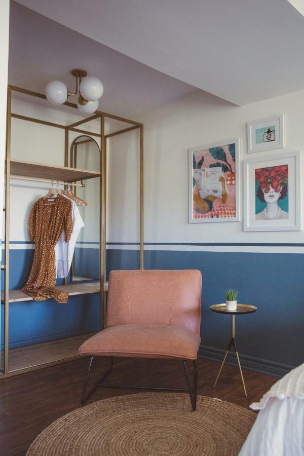 The June Motel, Prince Edward County Picton Extérieur photo